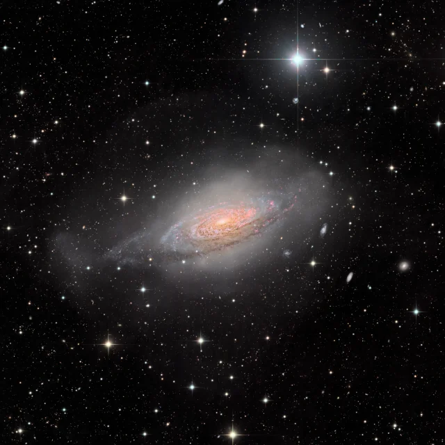 NGC 3521: Galaxy in a Bubble